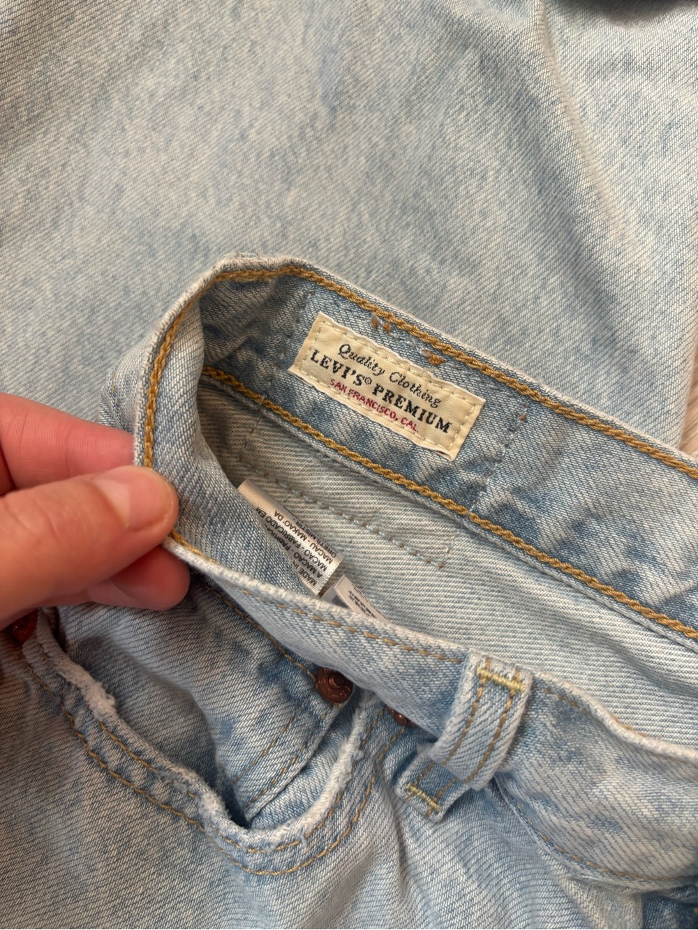 Levi's Light Blue High-Rise Straight Leg Jeans - Picture 4 of 7